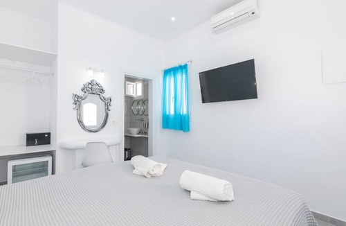 Akrotiri House | Carlos Pension