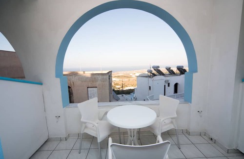 Megalochori Hotel | Villa Stella