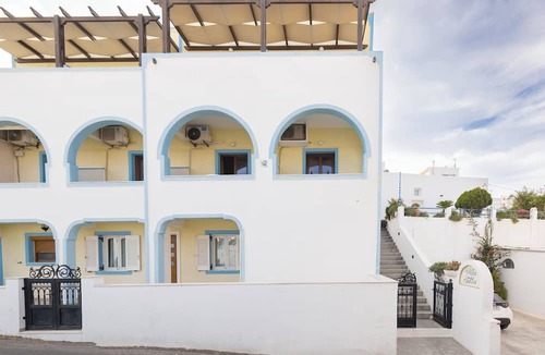 Megalochori Hotel | Villa Stella