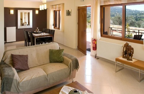 Houdetsi House | Villa Stefanos, sea views, private pool, Rethymno