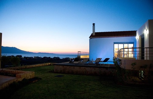 Nopigia House | holiday home "Villa Pounentes" with private pool