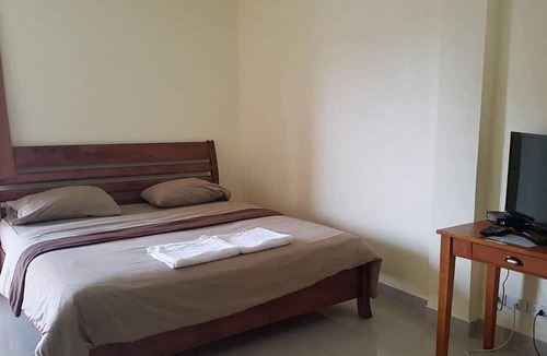 Tha Yang Hotel | Wattana House