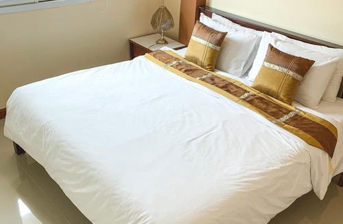 Bang Sare Hotel | Baan Sooksiri Bangsaray