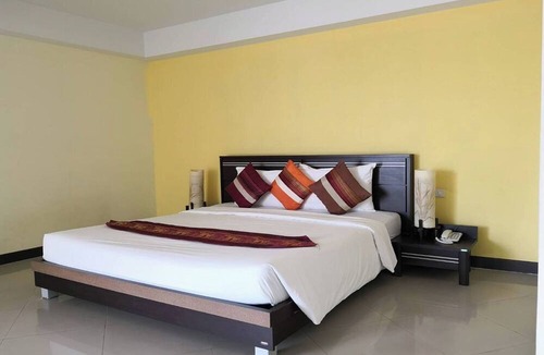Talat Nuea Hotel | Phupara Place