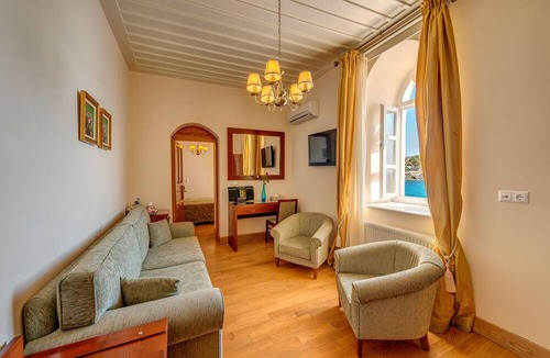 Ermoupoli Hotel | Apollonion Palace Hotel