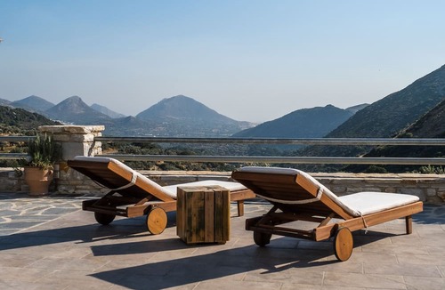 Naxos House | ELAIOLITHOS - Luxury Villa Suites - Adults Only