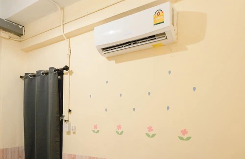 Talat Yot Hostel | Khaosan Station Hostel