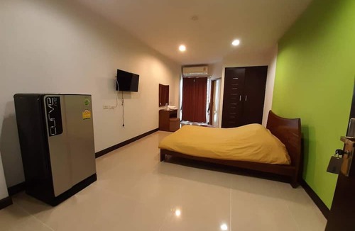 Phan Thong Hotel | Thanarom Place