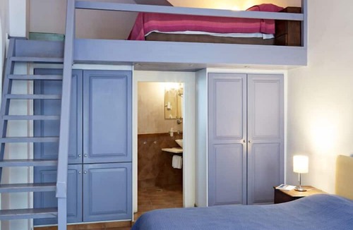 Ermoupoli Hotel | Guesthouse Lila