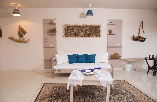 Agii Apostoli House | The Summer House by Argo Hotel