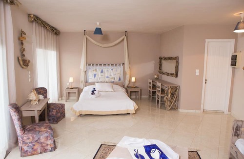 Agii Apostoli House | The Summer House by Argo Hotel