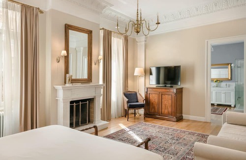 Anafiotika Hotel | Noble Suites