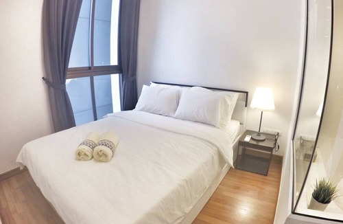 Bang Na Apartment | Luxurious1BR-Next to BTS-Rooftop pool