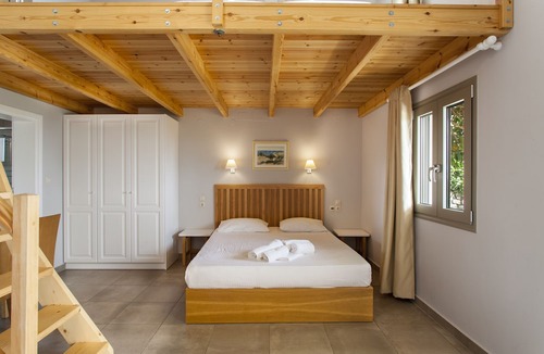 Diskos House | Mythos Suites Diskos