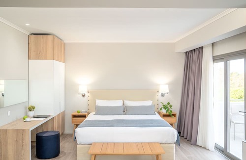 Khalandrion Hotel | Chroma Fashion Rooms & Apartments