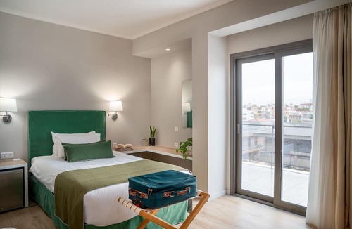 Khalandrion Hotel | Chroma Fashion Rooms & Apartments