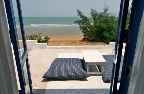 Pak Nam Pran Hotel | Hua Plee Lazy Beach