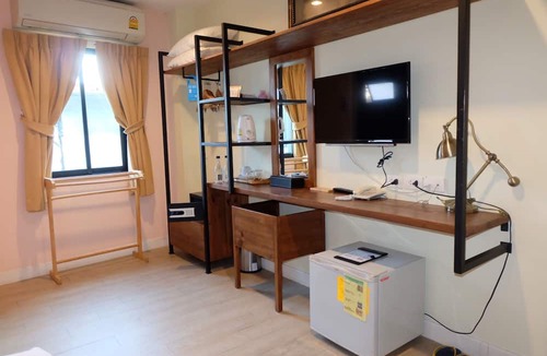 San Chao Pho Suea Hotel | Siri Poshtel Bangkok