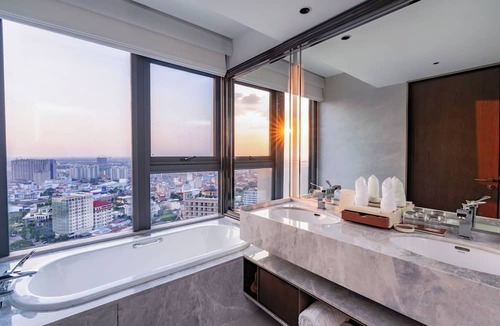 Tuol Kouk Hotel | HOWARD JOHNSON BY WYNDHAM TK Phnom Penh