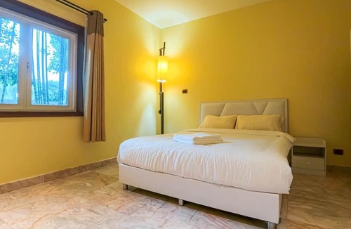Kathu Villa | 7 Bedroom Pool Villa in Kathu SV1