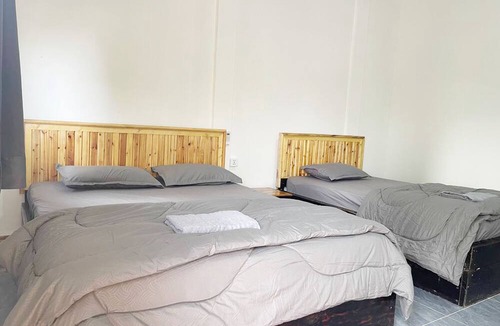 Koh Rong Bed & Breakfast | Koh Rong Lagoon Bar And Restaurant