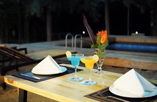 Traeuy Kaoh Hostel | Sun&Roots Lodge Restaurant and Bar