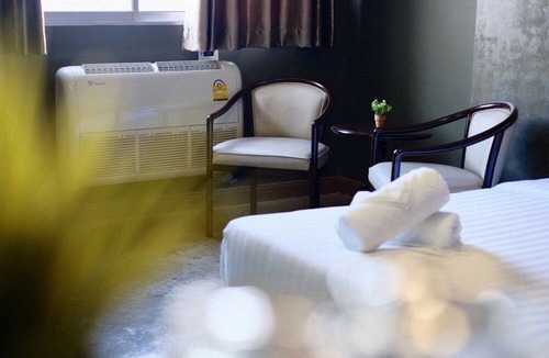 Khlong Chan Hotel | Happyland Mansion