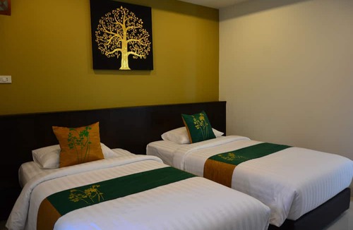Chana Songkhram Hotel | Adamaz House