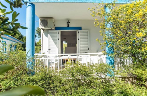 Kerameies Apartment | Bluewhite Studio - Garden by the Pool