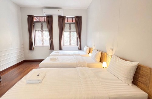 Maha Phruttharam House | Ausamlor Guesthouse