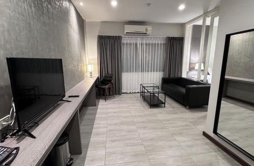 Pom Prap Sattru Phai Hotel | The Kite Hotel Bangkok