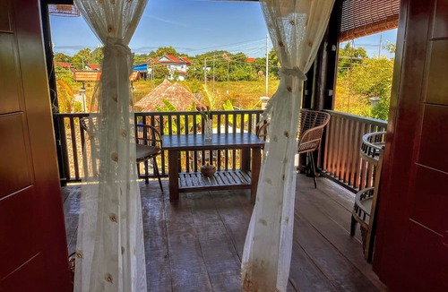 Ponhea Lueu House | Samroas Homestay