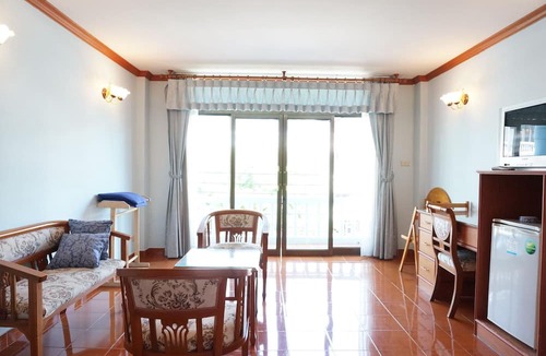 Cha-am House | Dee-Lek Guesthouse and Restaurant