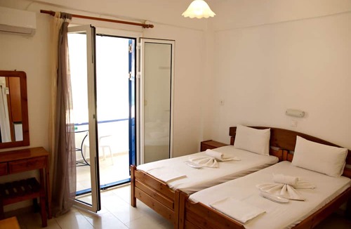 Loutro House | Madares Hotel