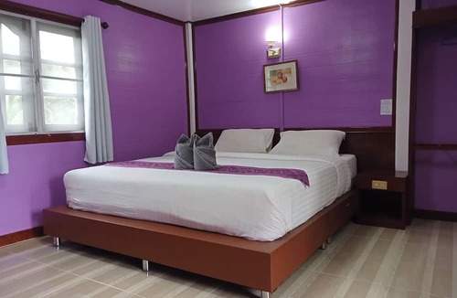 Mae Ram Phueng House | Haad Somboon House