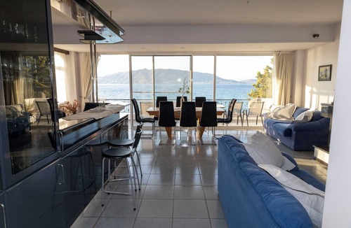 Salamis House | Salamina Blue Horizon House, next to the beach