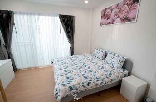 Kanchanaburi House | Modern home in Kanchanaburi set in beautiful riverside spa resort