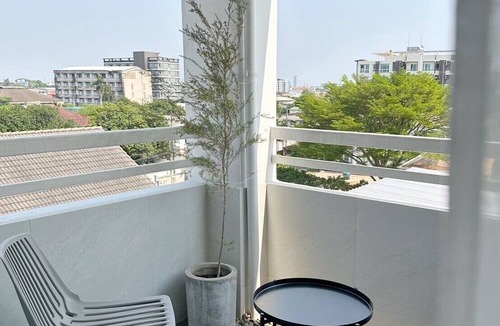 Suan Luang Apartment | UDMS On Nut 10 : Bangkok's Charm 40 SQM.