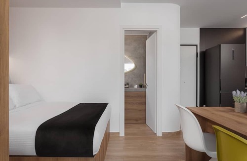 Vouliagmeni Apartment | Athenian Riviera Seaside Suite