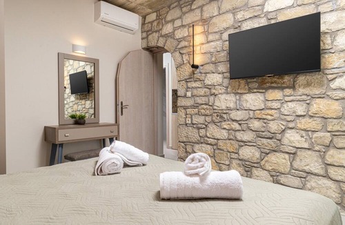 Kolymvari House | Achatis Apartments with sea view