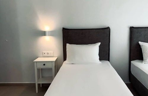 Agía Eiríni Apartment | Anesis Apartment (two-bedroom) Palaiochora, Crete, family-friendly