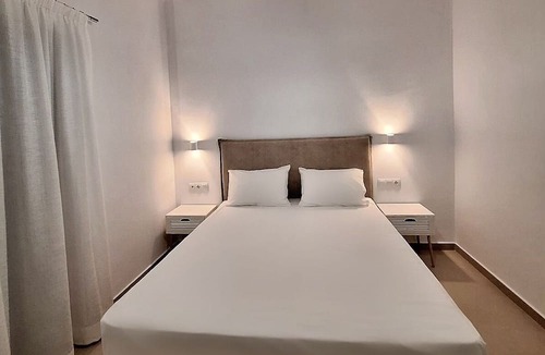 Agía Eiríni Apartment | Anesis Apartment (two-bedroom) Palaiochora, Crete, family-friendly