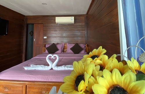 Don Sak Hotel | Karndee bangalow