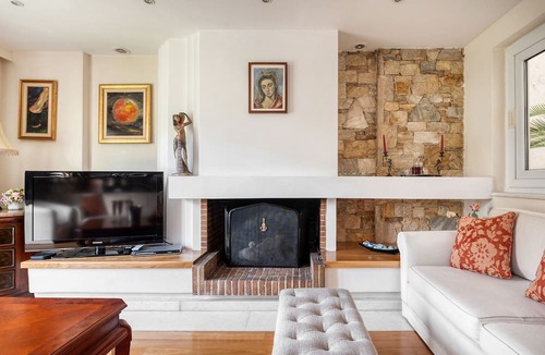 Palaio Faliro House | Artistic family villa for families 12pax