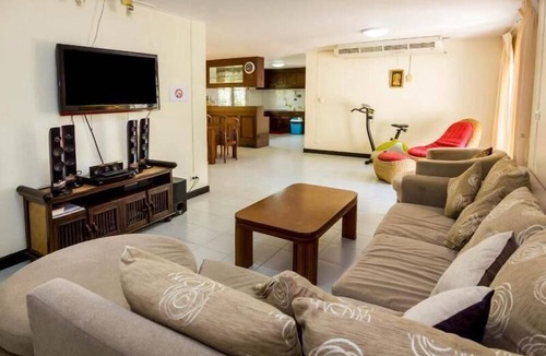 Jomtien Villa | Villa Rosa with Private Pool and Jacuzzi