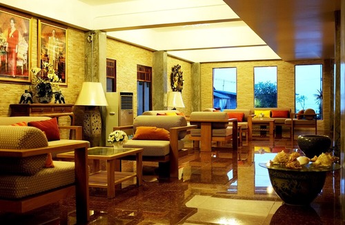 Mae Ram Phueng House | The best 3-star hotel in Bang Saphan located right next to Mae Ram Phueng Beach