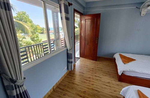 Koh Rong House | Roomy Guesthouse