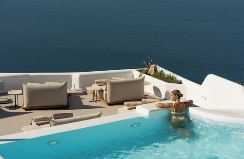 Oia Hotel | Canaves Ena - Small Luxury Hotels of the World