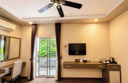 Chamkar Mon Hotel | Norodom Clover Hotel