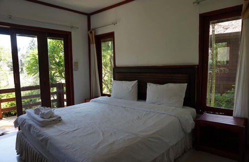 Ban Khao Hotel | Nakhaburi Hotel & Resort